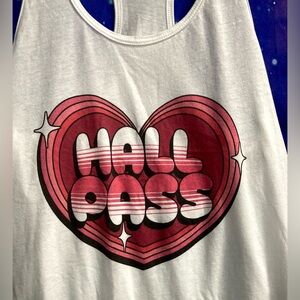 Hall Pass Heart Graphic White Tank Top Size M